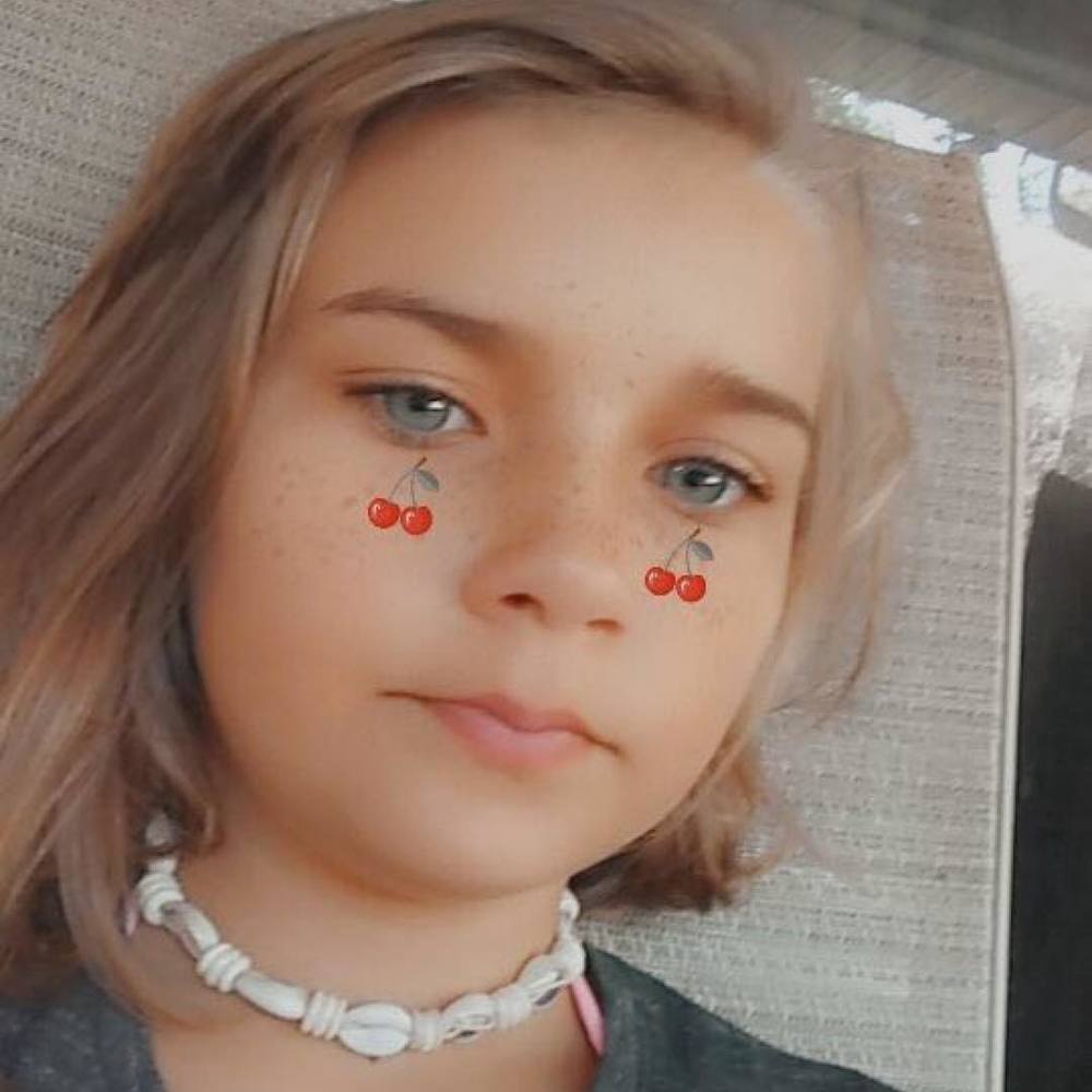 Meet your Posher, Avery